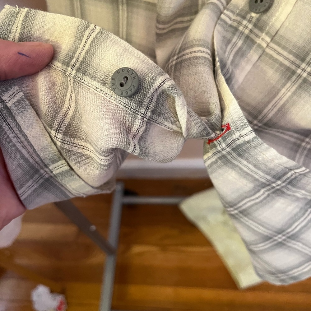 The North Face Plaid Cotton Lightweight Short Sleeve Button Up Farmhouse Hiking - Picture 6 of 7